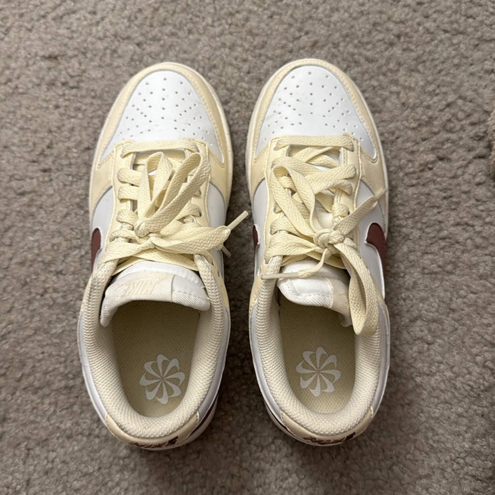 Nike Dunks W6.5 - Picture 2 of 4